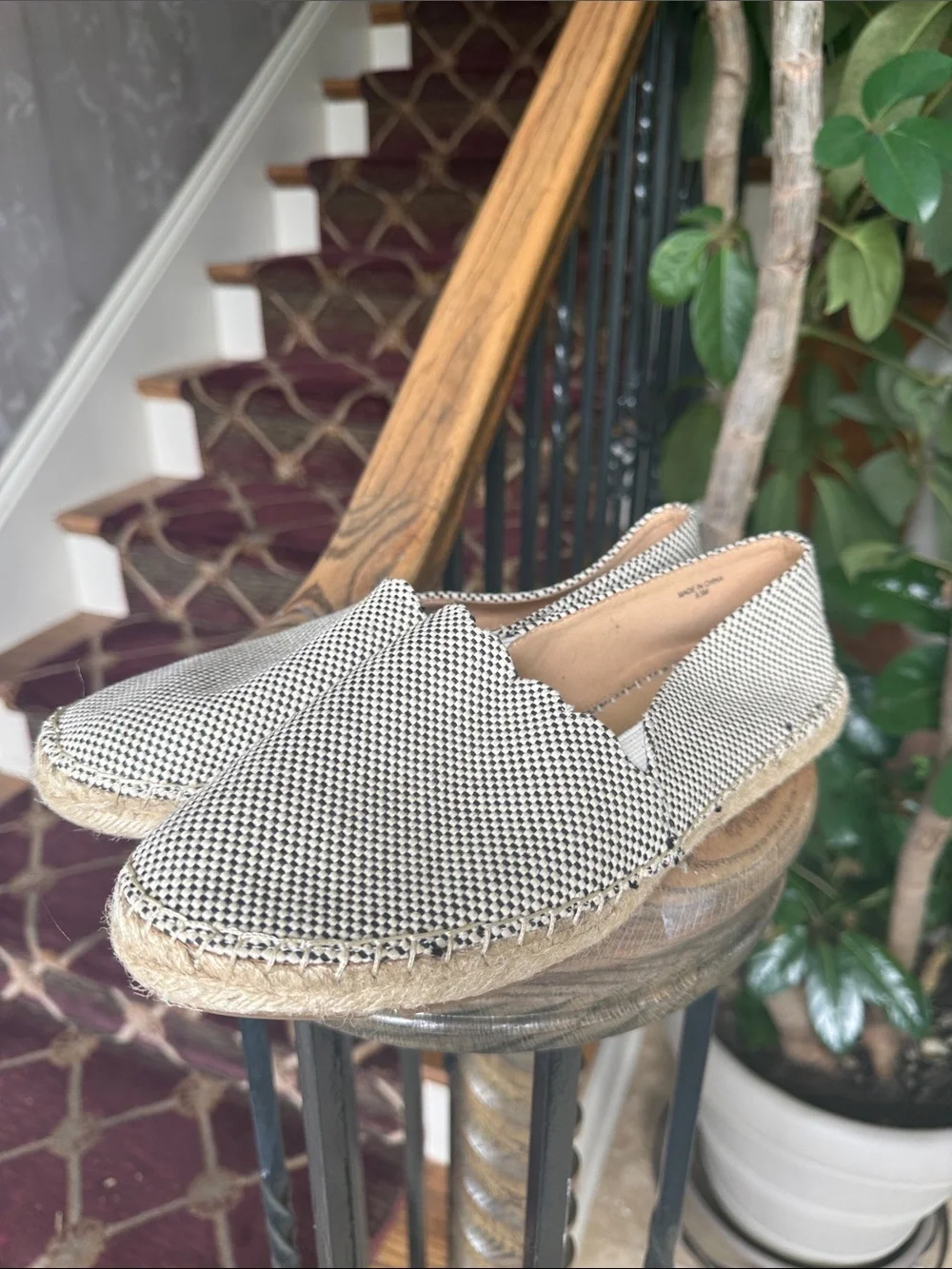 TALBOTS ladies size 9.5 flats. Very good condition.